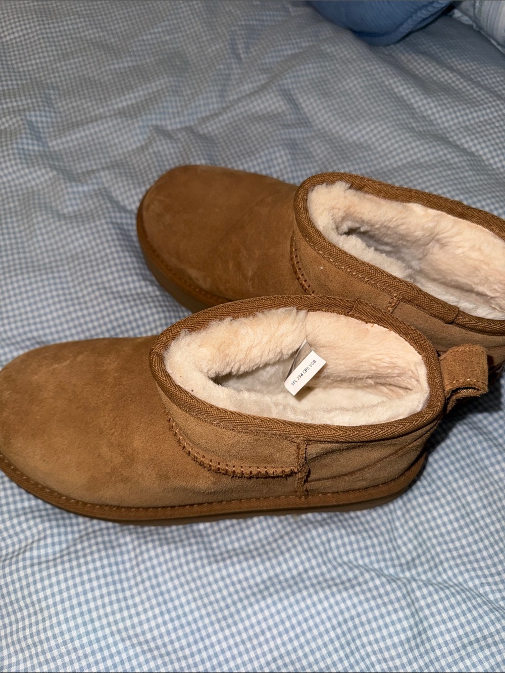 Uggs- Plateform Uggs- barely worn! Good condition except few cat bites by heels